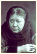Е. П. Блаватская - Сфинкс 19 столетия. Фото Энрико Реста. Лондон, 8 января 1889. Архив ТО в Англии