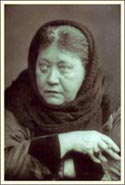 Е. П. Блаватская - Сфинкс 19 столетия. Фото Энрико Реста. Лондон, 8 января 1889. Архив ТО в Англии